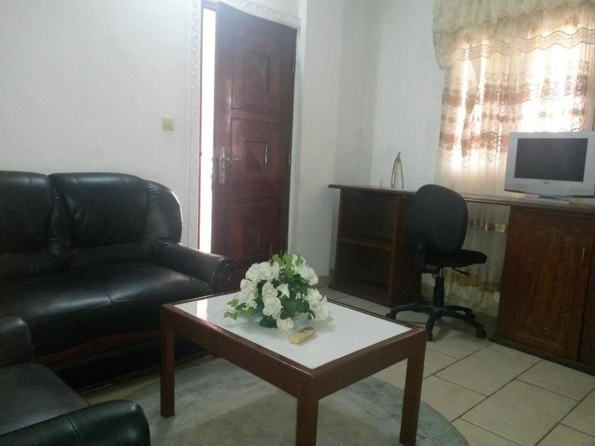 Barcelone Hotel Douala Exterior photo