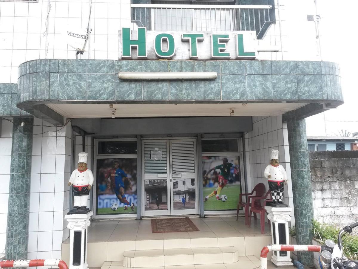 Barcelone Hotel Douala Exterior photo